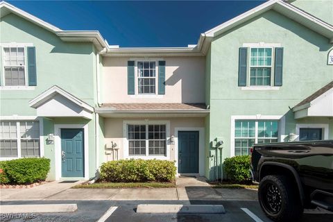 3646 Pine Oak Circle 103 Fort Myers FL 33916