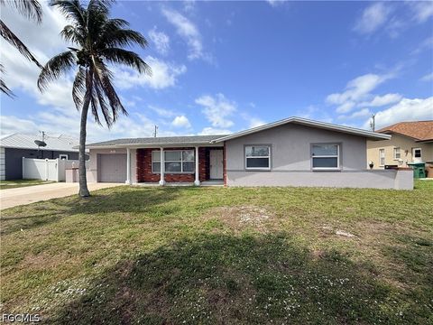 Photo of 3814 SE 3rd Place, Cape Coral, FL 33904 (MLS # 2026022988)