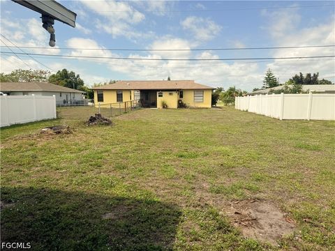 Tiny photo for 3814 SE 3rd Place, Cape Coral, FL 33904 (MLS # 2026022988)