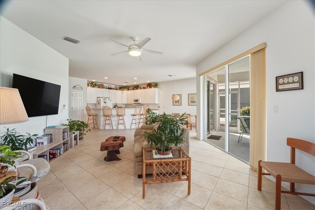 9346 Spanish Moss Way