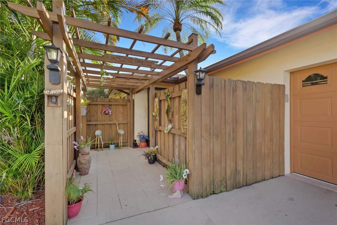 4419 N Pacific Circle