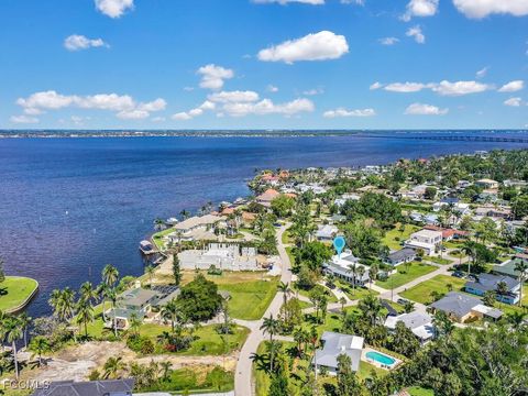 Photo of 6923 Old Whiskey Creek Drive, Fort Myers, FL 33919 (MLS # 2025008640) Photo of 6923 Old Whiskey Creek Drive, Fort Myers, FL 33919 (MLS # 2025008640)