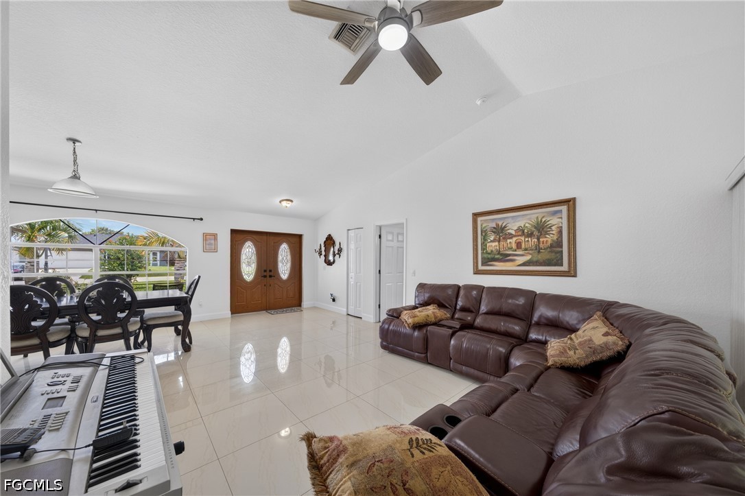 622 SE 10th Avenue