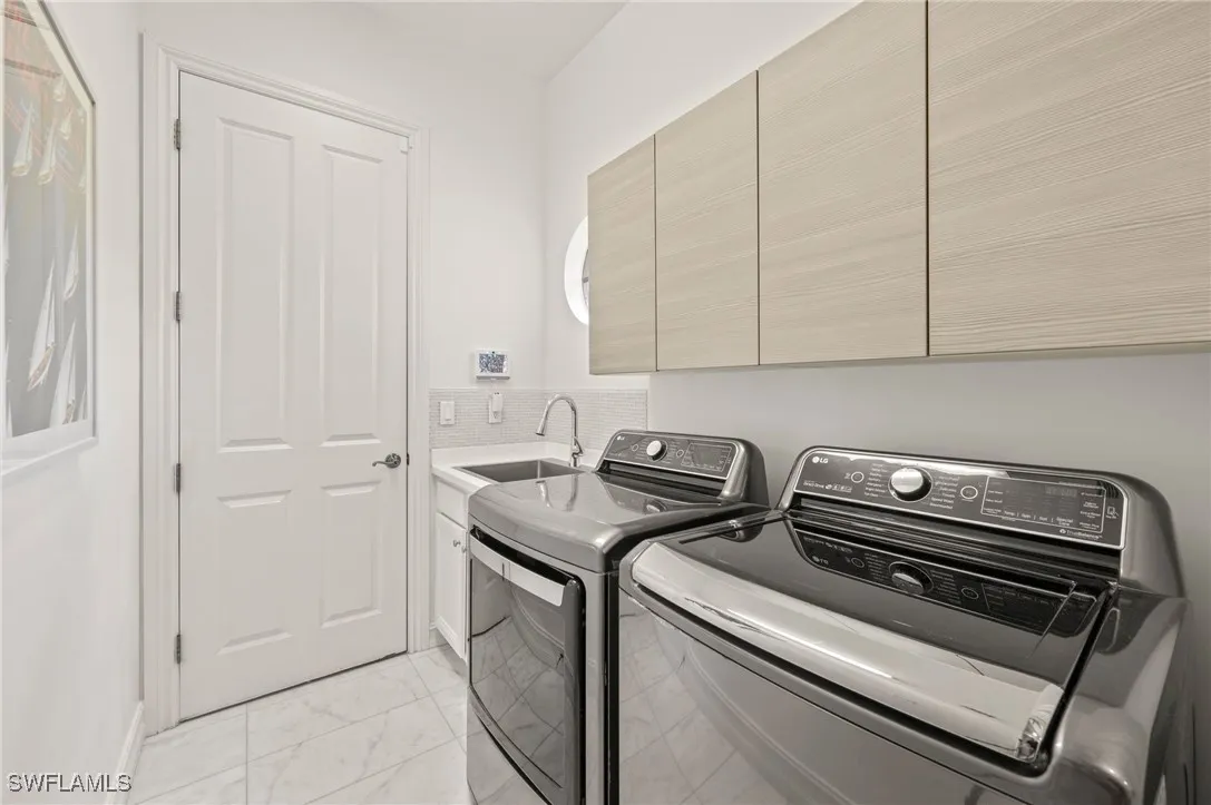 Naples, Florida 34110, United States, 3 Bedrooms Bedrooms, ,2 BathroomsBathrooms,Residential,Active,171676