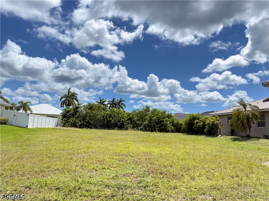 2618 Beach Parkway W