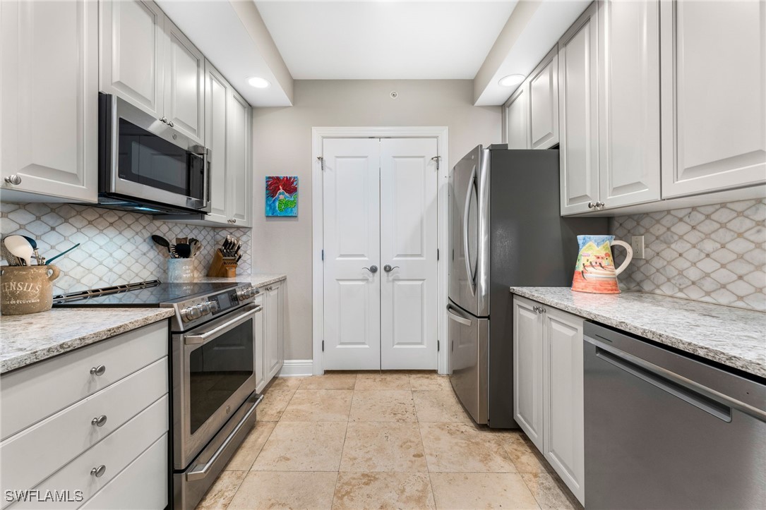 2825 Palm Beach Boulevard 301