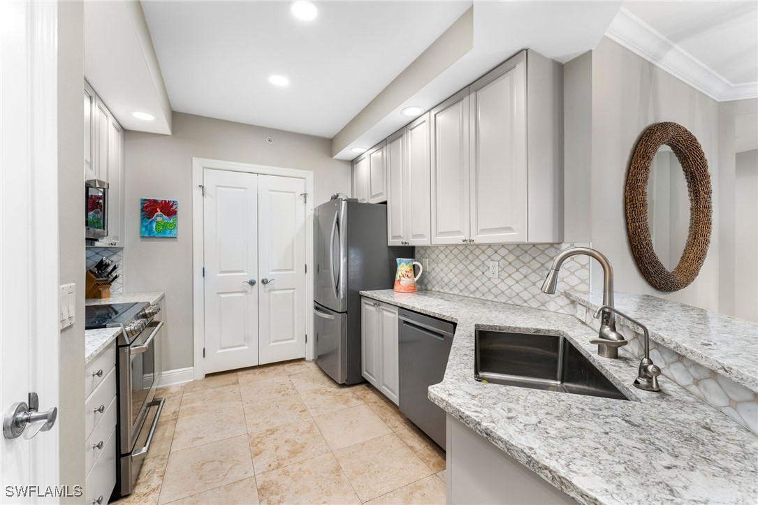 2825 Palm Beach Boulevard 301