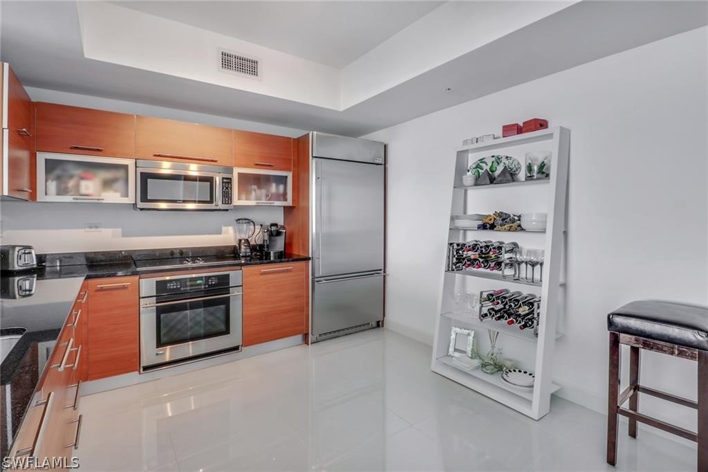 3000 Oasis Grand Boulevard 3005