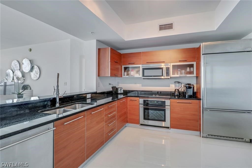 3000 Oasis Grand Boulevard 3005