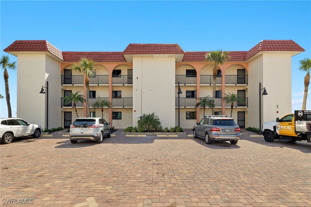 671 E Gulf Drive 1B3