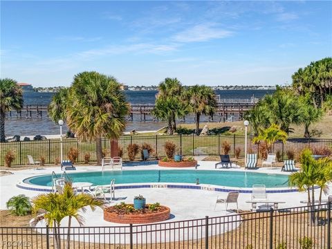 12498 Riverside Drive 205 Fort Myers FL 33919