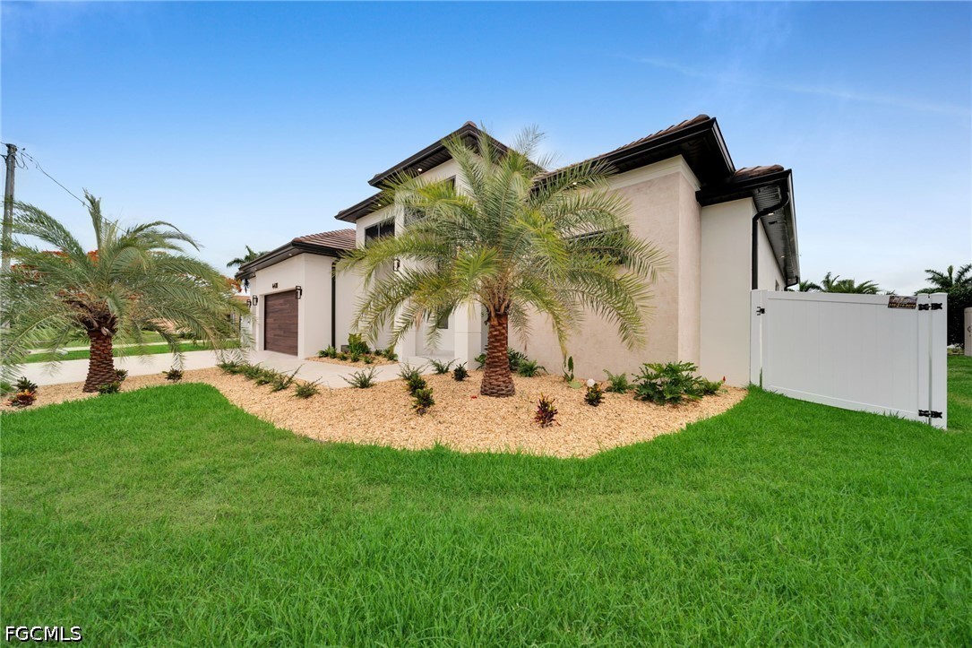 4418 SW 25th Place