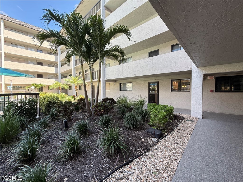 2121 Collier Avenue 109