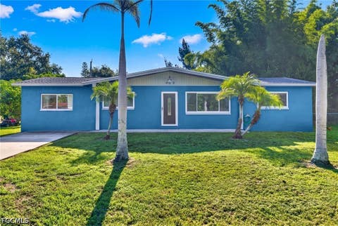 Photo of 425 Muskegon Avenue, Fort Myers, FL 33905 (MLS # 2026033830)