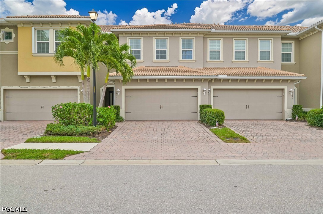 Photo 1 of 22 — 3755 Tilbor Circle, Fort Myers, FL 33916