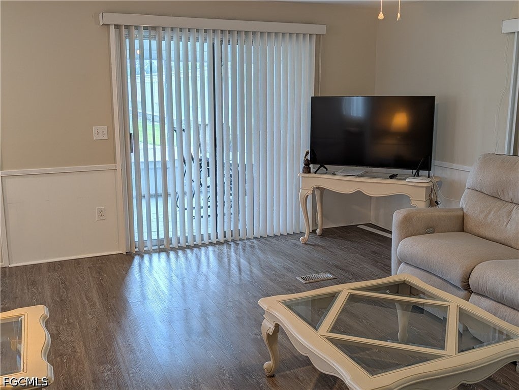 810 Hollyberry Court