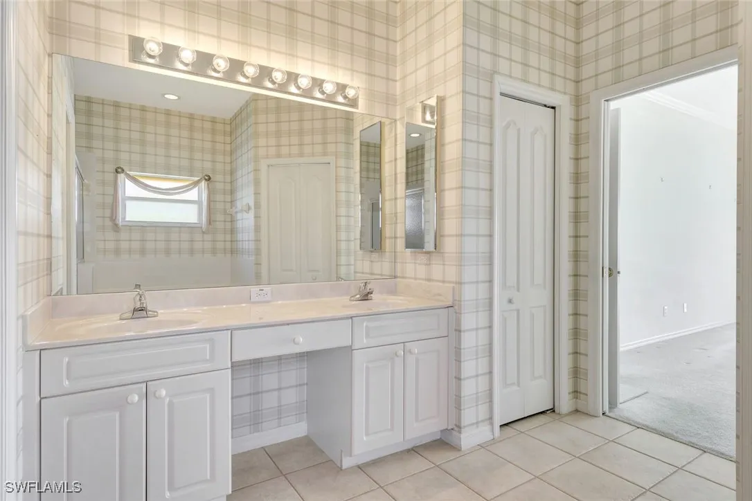 Bonita Springs, Florida 34135, United States, 3 Bedrooms Bedrooms, ,3 BathroomsBathrooms,Residential,Active,229584