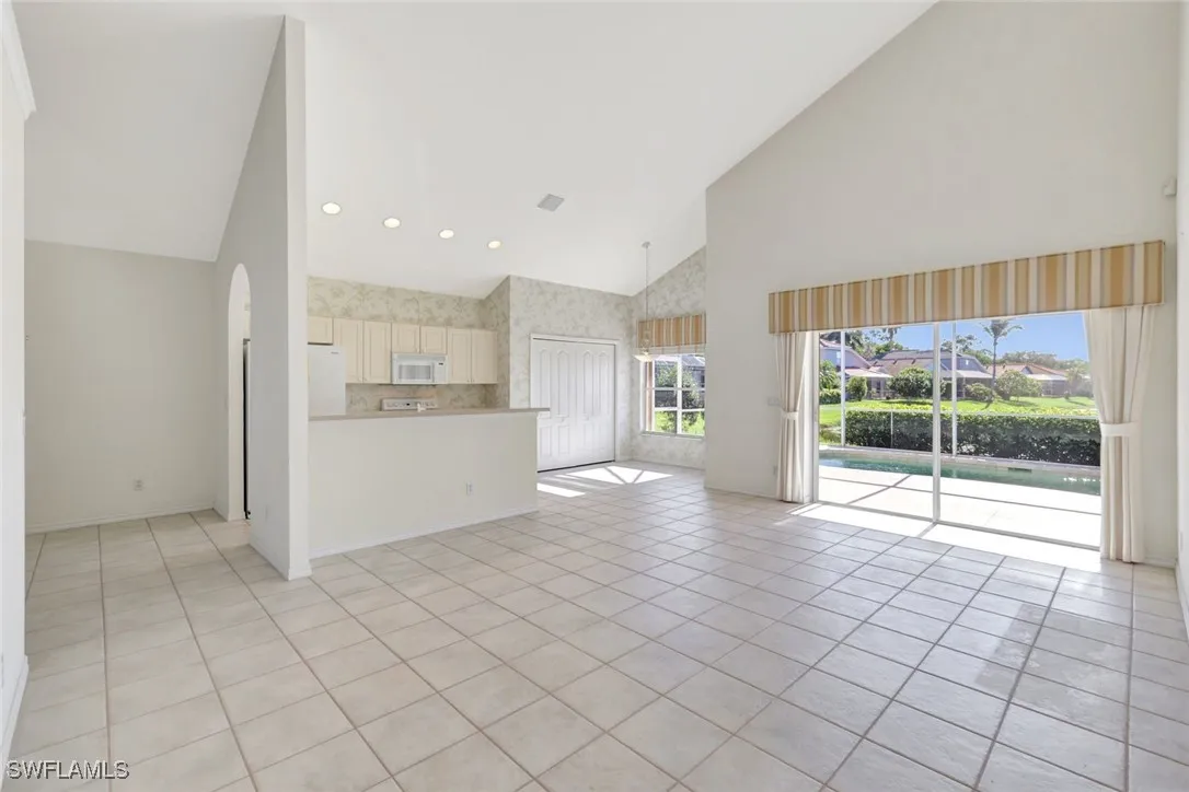 Bonita Springs, Florida 34135, United States, 3 Bedrooms Bedrooms, ,3 BathroomsBathrooms,Residential,Active,229584