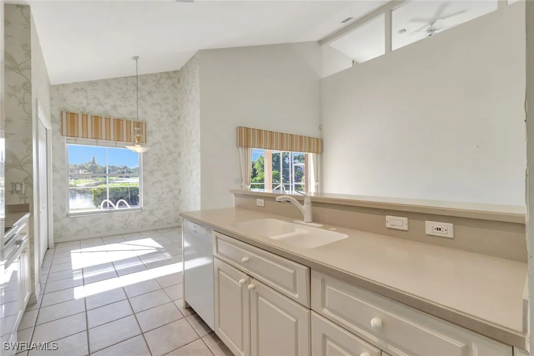 Bonita Springs, Florida 34135, United States, 3 Bedrooms Bedrooms, ,3 BathroomsBathrooms,Residential,Active,229584