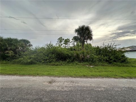 Tiny photo for 850 Haskell Street E, Lehigh Acres, FL 33974 (MLS # 2025013636)