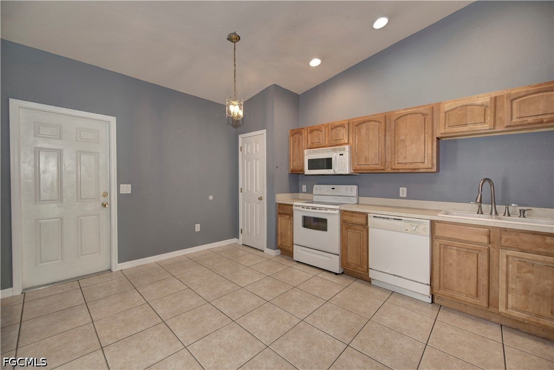 4402 Douglas Lane