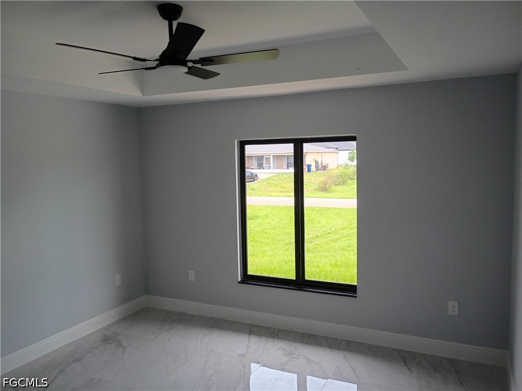 4560/4562 Golfview Boulevard