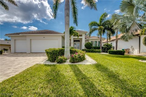 818 Montclaire Court Cape Coral FL 33904