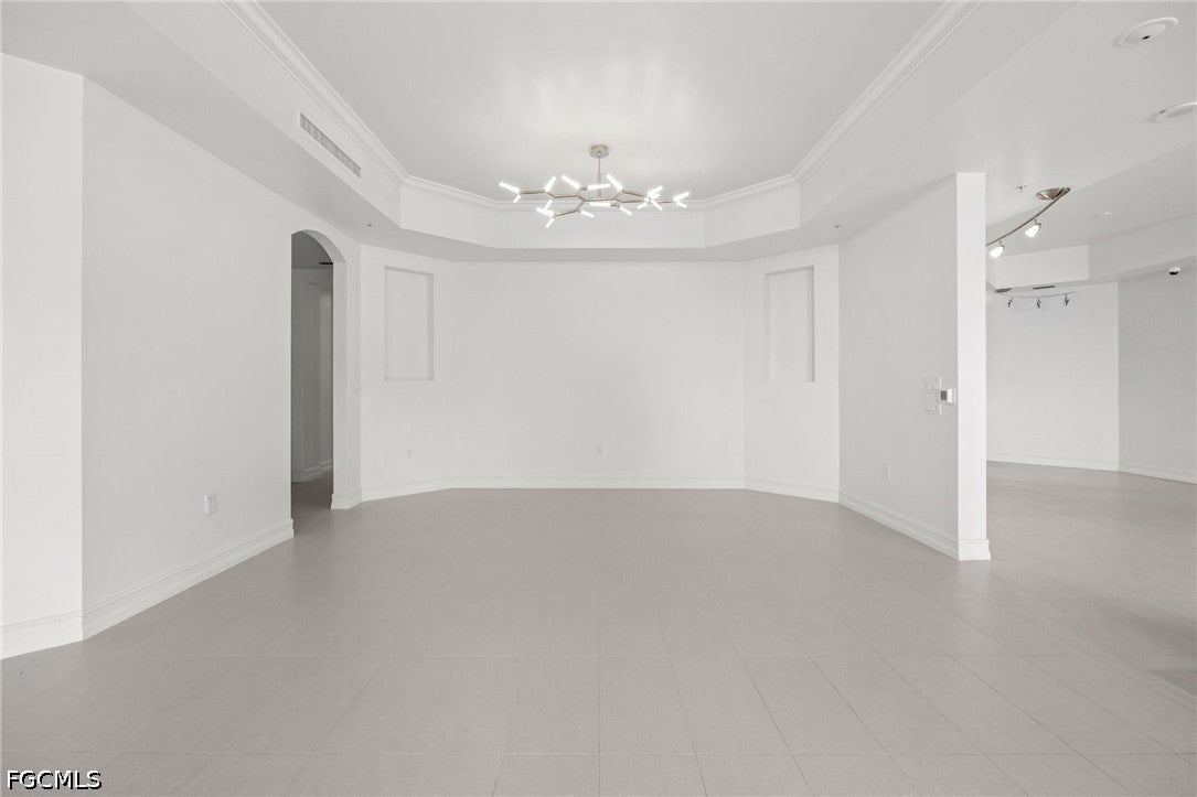 14270 Royal Harbour Court 323
