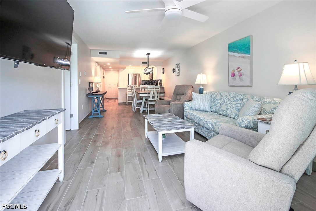 1246 Fulgur Street 202