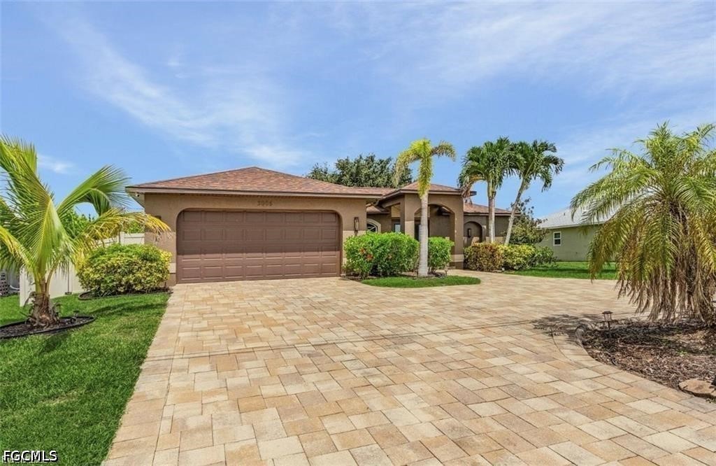 Photo 1 of 16 — 3005 SW 8th Place, Cape Coral, FL 33914