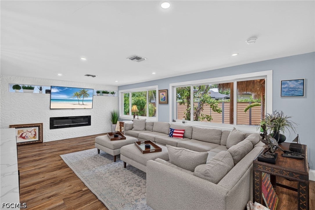 625 Sunnyside Court