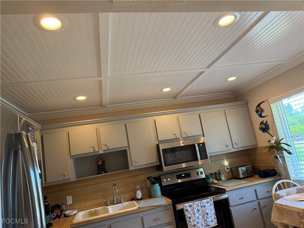 38 Glades Boulevard 1451