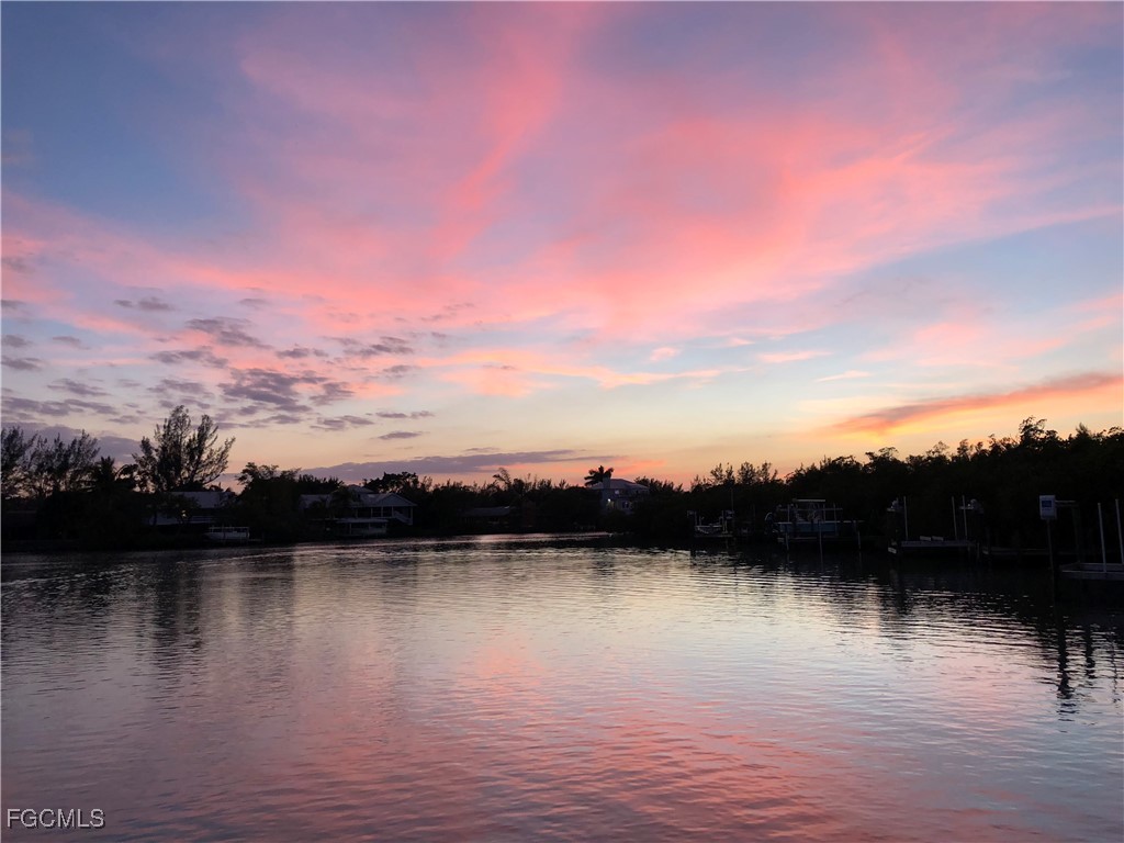 2400 Los Colony Road