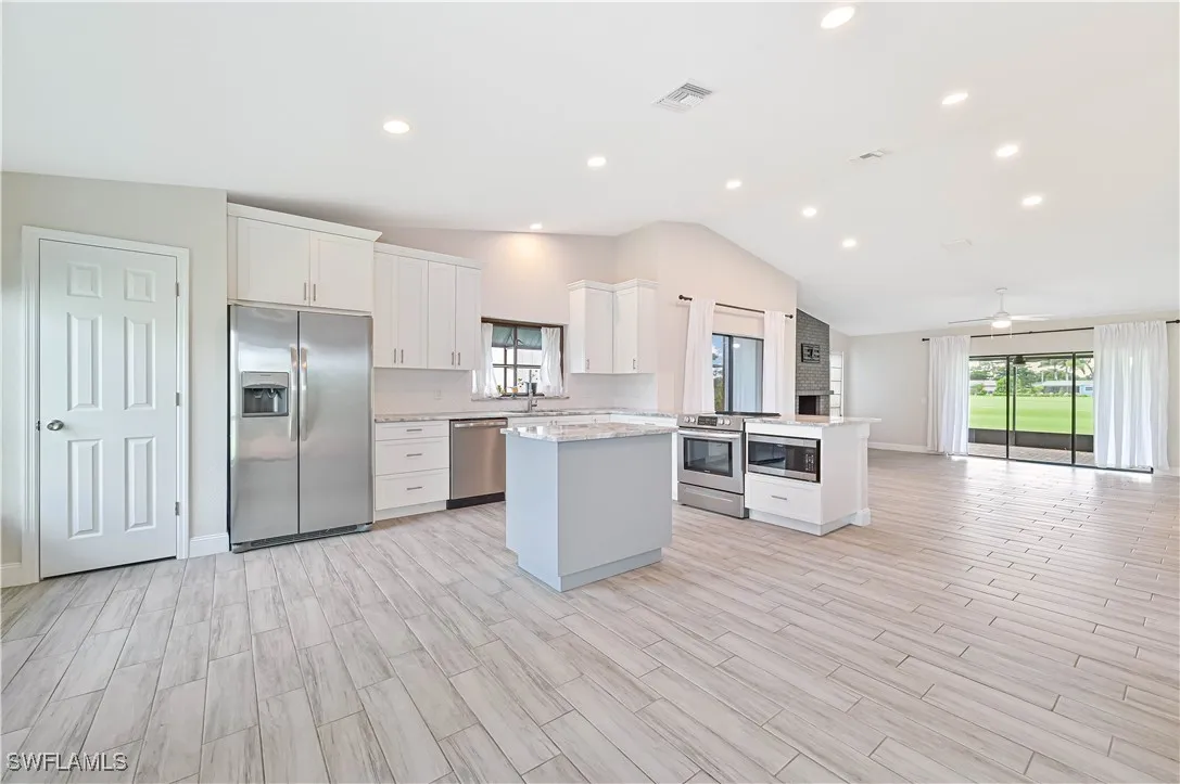 Fort Myers, Florida 33967, United States, 2 Bedrooms Bedrooms, ,2 BathroomsBathrooms,Residential,Active,44599