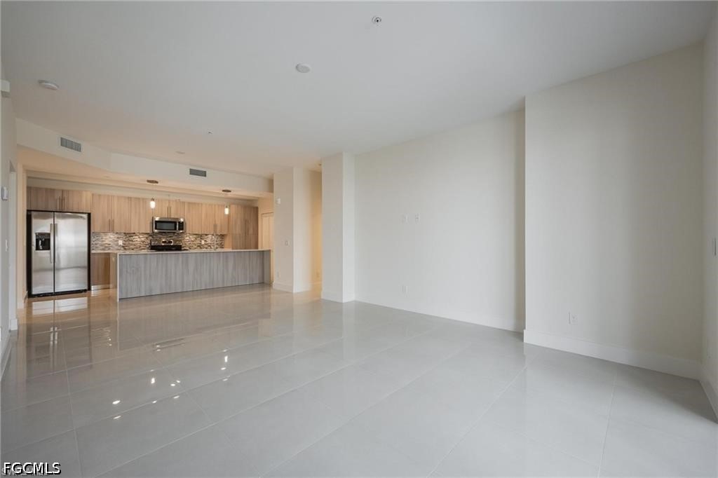 15901 ROYAL POINTE Lane 306