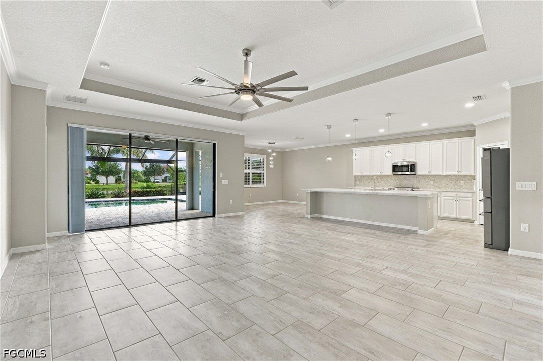 10081 Avalon Lake Circle
