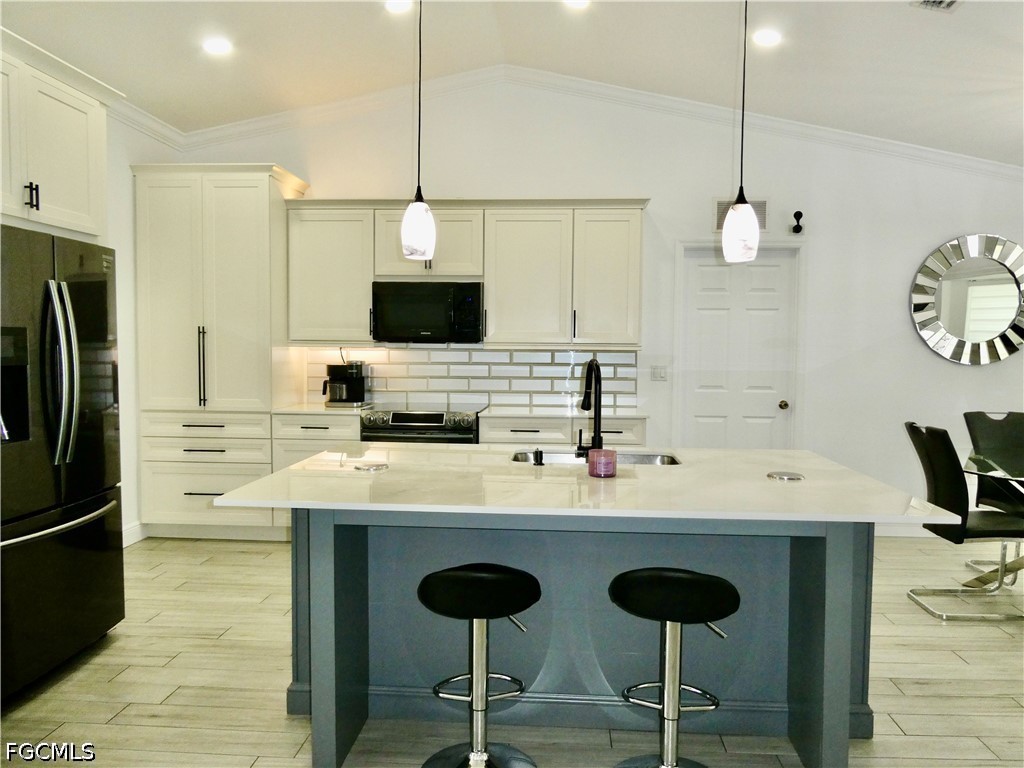 2712 Nature Pointe Loop
