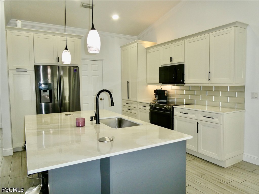 2712 Nature Pointe Loop