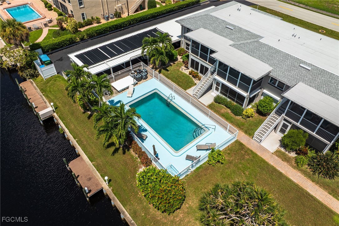 920 SE 46th Street 6