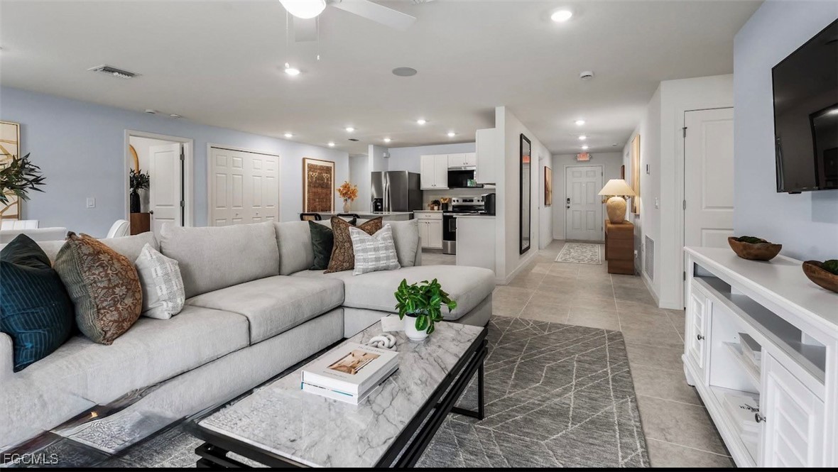 5021 NE Tradewinds Circle