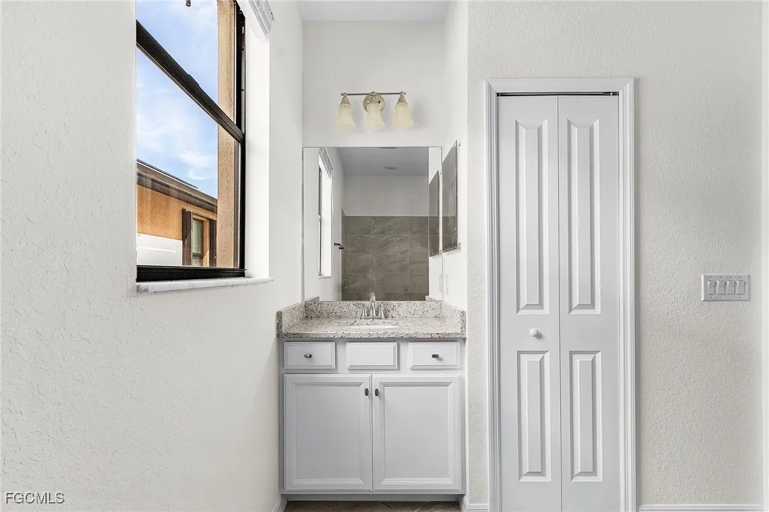 Fort Myers, Florida 33905, United States, 4 Bedrooms Bedrooms, ,3 BathroomsBathrooms,Residential,Active,221057