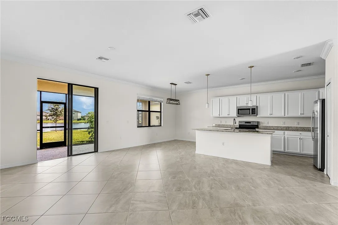 Fort Myers, Florida 33905, United States, 4 Bedrooms Bedrooms, ,3 BathroomsBathrooms,Residential,Active,221057