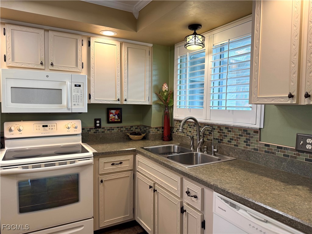 2121 Collier Avenue 409