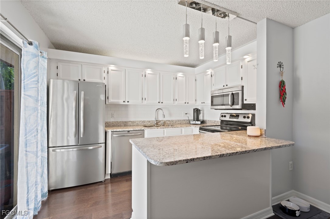 5210 Cedarbend Drive 4