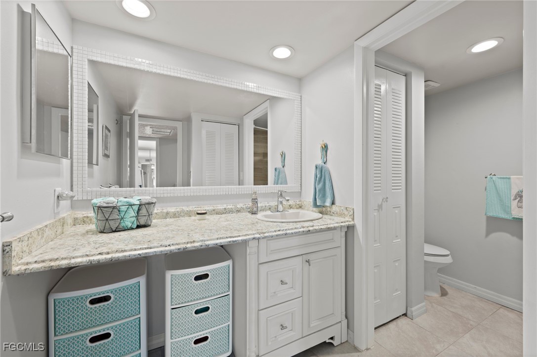 5210 Cedarbend Drive 4