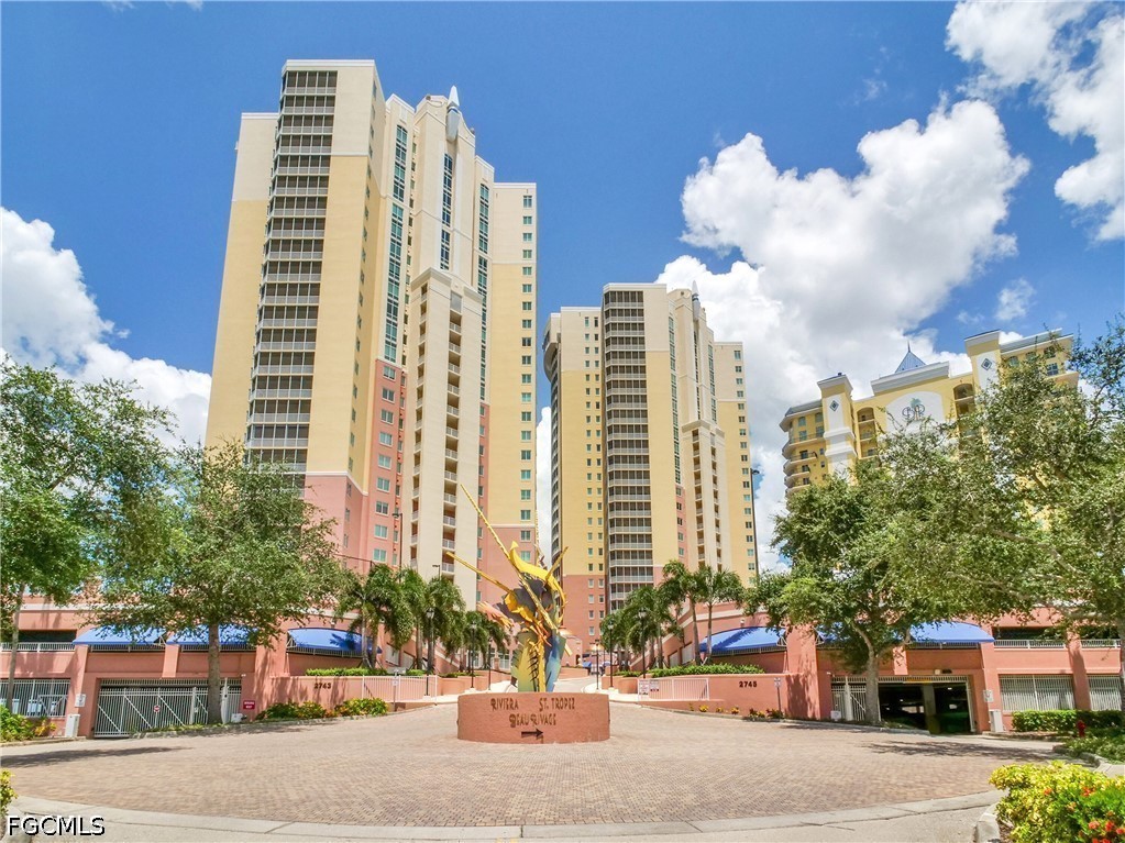 2743 1st Street 1006