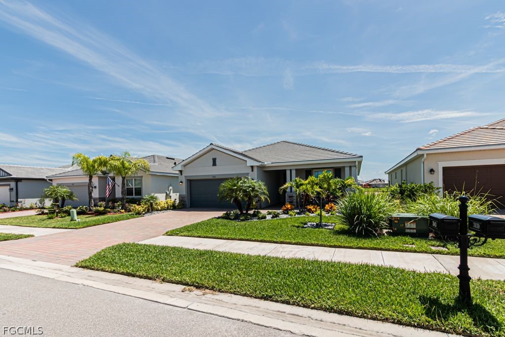 3943 E Hampton Circle