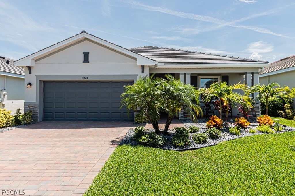 3943 E Hampton Circle