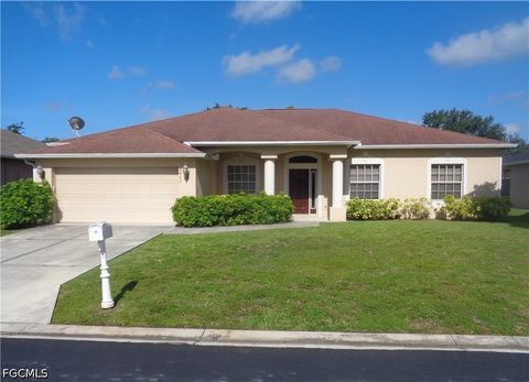 Photo of 2463 Nature Pointe Loop, Fort Myers, FL 33905 (MLS # 2026023121)