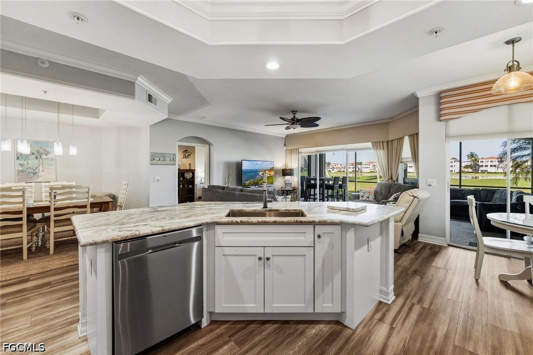 11040 Harbour Yacht Court 102